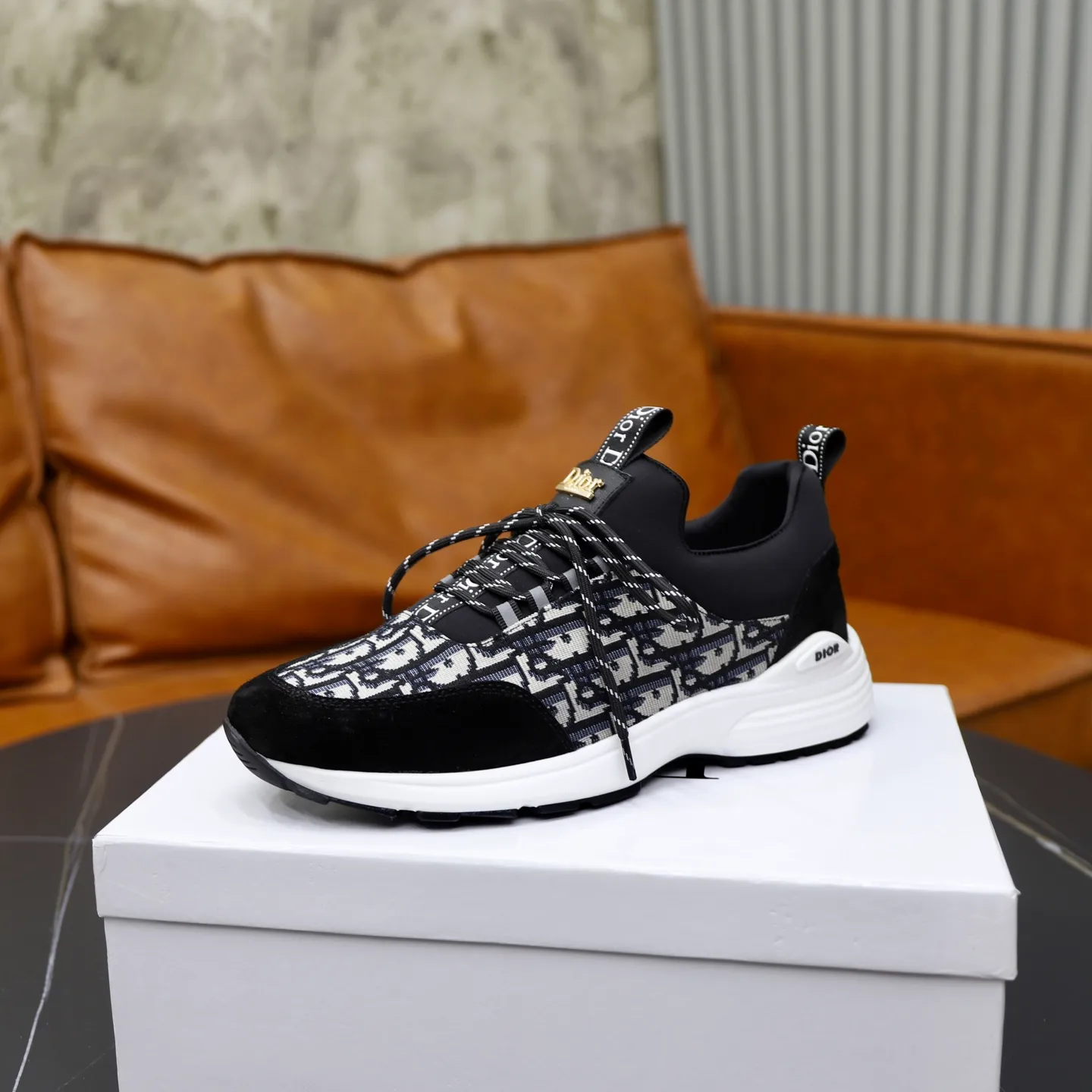 Ex-factory price: 440💰🙅‍♂️🙅‍♂️🙅‍♂️ Brand: Dior DIOR Standard code: 38-44 (45 customized) Grade: Same as the official website Material: Original material splicing Comfortable and breathable lining Lightweight and wear-resistant sports outsole Style category: Men's fashionable casual shoes Running sneakers Distinguished luxury brand elements Top luxury Color: actual picture color